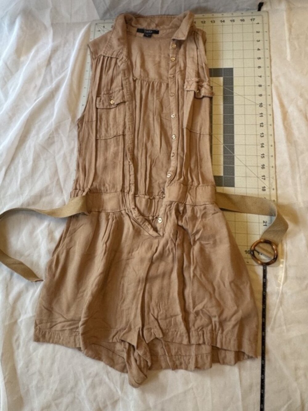 TOXIK3 Women's Size L Tan Sleeveless Button Front Belted Utility Safari Romper